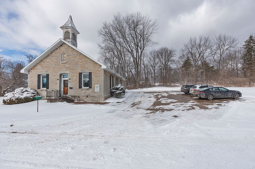 911 Purdy Mills Rd, Kingston, ON à vendre - Photo de l’immeuble – Image 3 sur 12