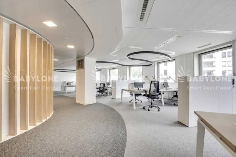 Bureau dans Courbevoie à louer - Photo de l’immeuble – Image 2 sur 13