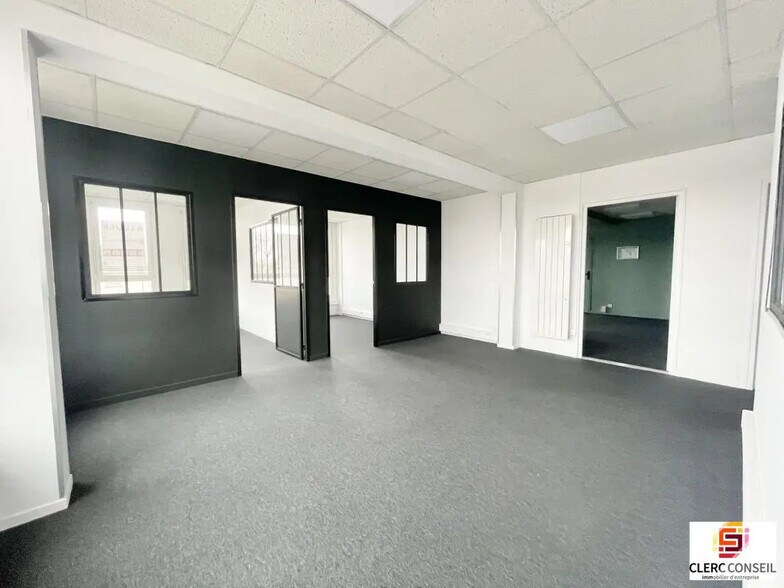 Bureau dans Bihorel à vendre - Photo intérieure – Image 3 sur 5