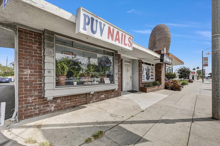 8709 Firestone Blvd, Downey, CA à vendre - Photo de l’immeuble – Image 2 sur 51