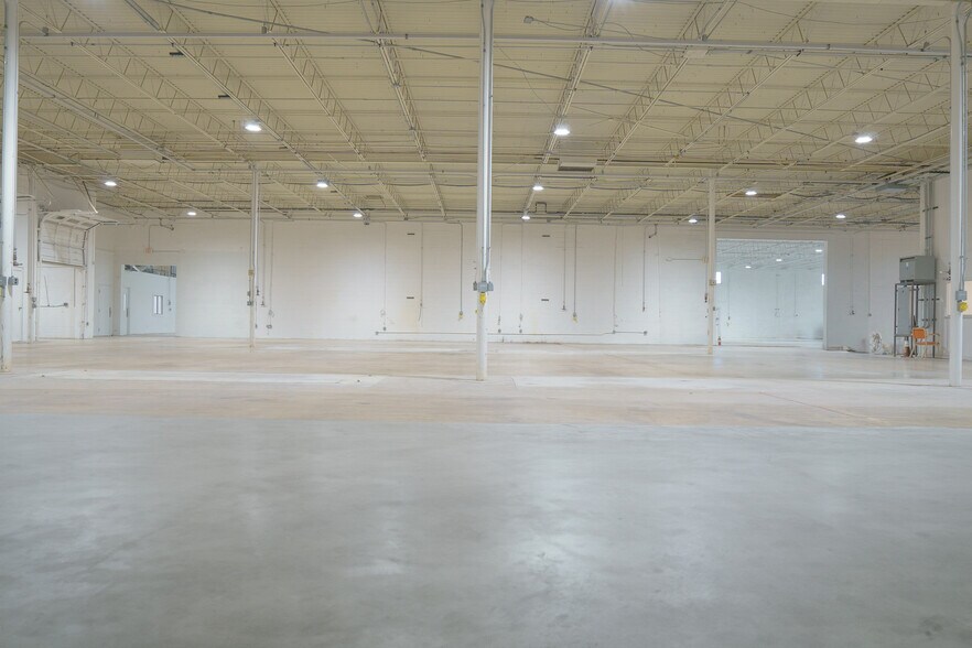 9121 King Arthur Dr, Dallas, TX à louer - Photo intérieure – Image 3 sur 14