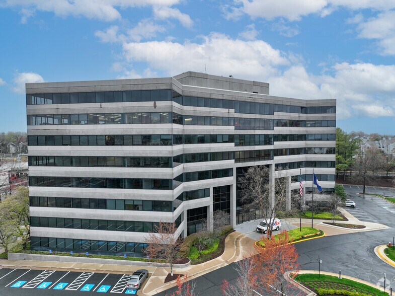 12015 US 50, Fairfax, VA à louer - Photo de l’immeuble – Image 2 sur 5