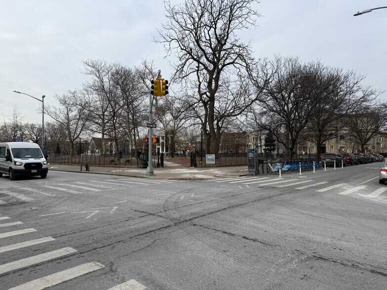 1219 Halsey St, Brooklyn, NY à vendre - Photo de l’immeuble – Image 2 sur 4