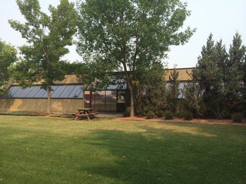 4010 76th Ave NW, Edmonton, AB à vendre - Photo de l’immeuble – Image 2 sur 2