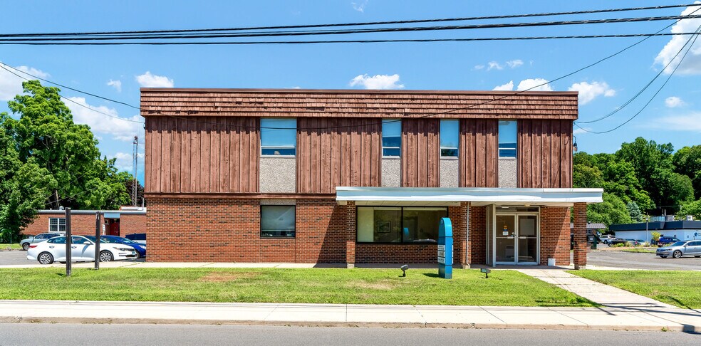 30 Mill St, Unionville, CT à louer - Photo de l’immeuble – Image 1 sur 12
