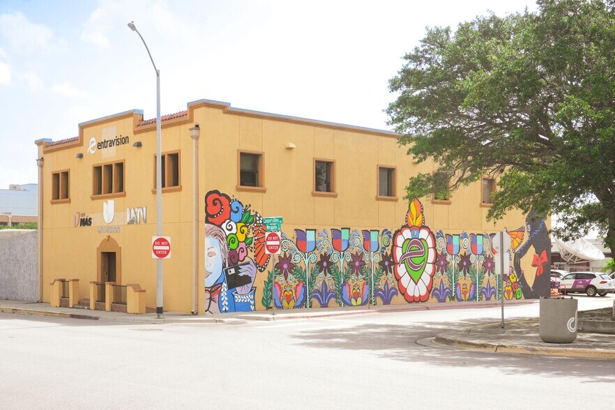 102 N Mesquite St, Corpus Christi, TX à vendre - Photo de l’immeuble – Image 1 sur 19