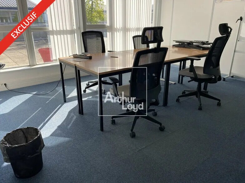 Bureau dans Lieusaint à louer - Photo intérieure – Image 2 sur 4