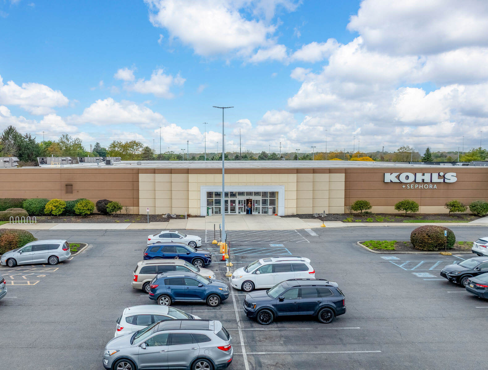 133 Huber Village Blvd, Westerville, OH à vendre Photo principale– Image 1 sur 12