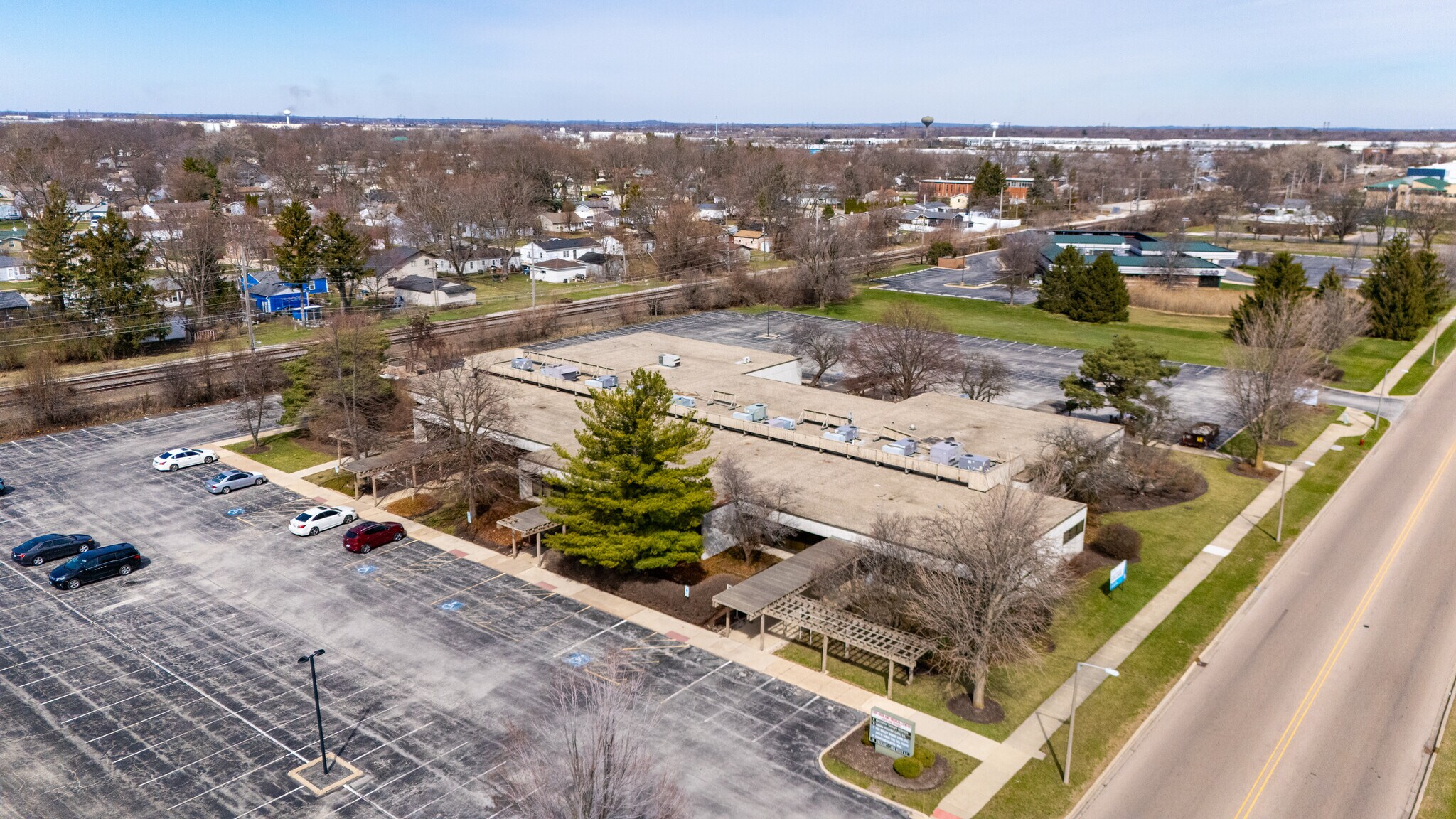 1300 N Highland Ave, Aurora, IL à vendre Photo principale– Image 1 sur 2