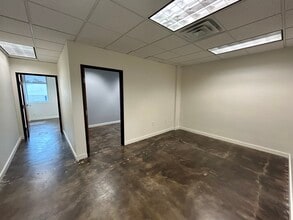 4300 N Central Expy, Dallas, TX à louer Photo intérieure– Image 2 sur 4