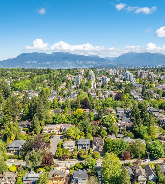 2383-2385 49th Ave W, Vancouver, BC à vendre - Photo de l’immeuble – Image 1 sur 3