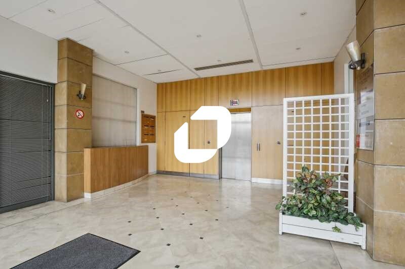 Bureau dans Colombes à louer - Hall d’entrée – Image 2 sur 18