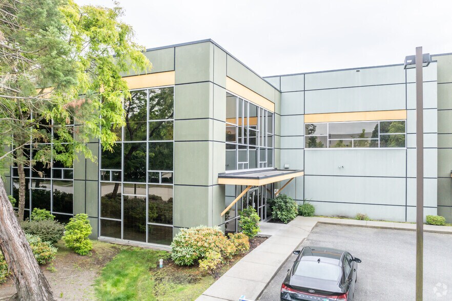 19072 26th Ave, Surrey, BC à louer - Photo principale – Image 1 sur 3