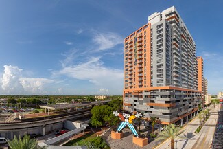 Plus de détails pour 8400 S Dixie Hwy, Miami, FL - Local commercial à louer