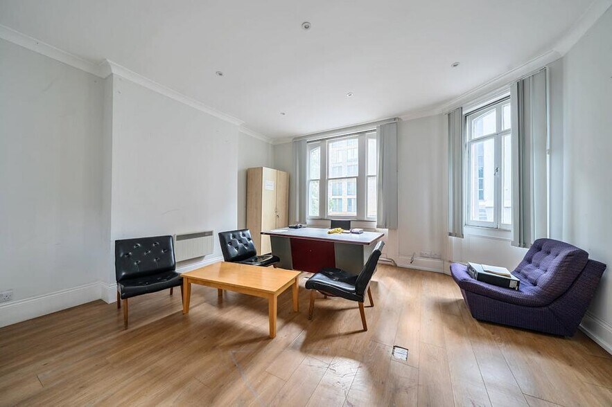 151 Whitechapel Rd, Londres à louer - Photo de l’immeuble – Image 2 sur 26