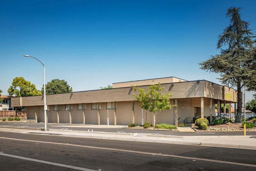 6705 Fair Oaks Blvd, Carmichael, CA à louer - Photo de l’immeuble – Image 2 sur 8