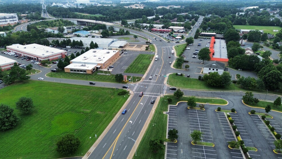 9635 Center St, Manassas, VA à louer - Photo de l’immeuble – Image 2 sur 27