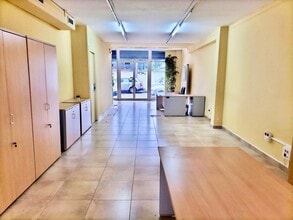 Local commercial dans Sant Pere de Ribes, Barcelona à louer Photo intérieure– Image 1 sur 18