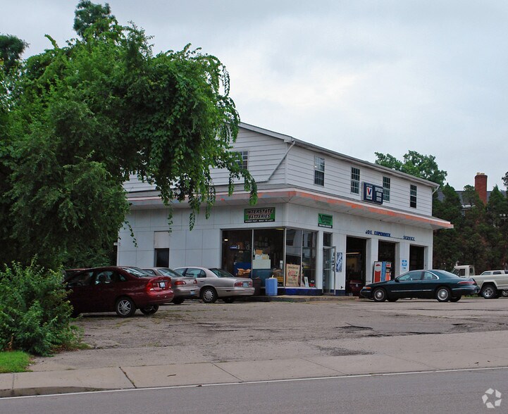 665 Highland Ave, Fort Thomas, KY à vendre - Photo de l’immeuble – Image 2 sur 2