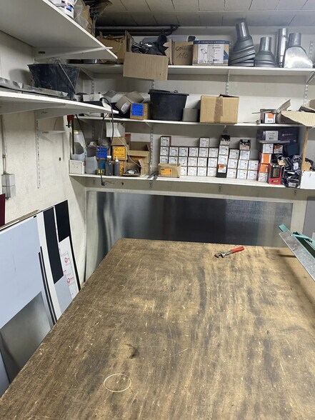 Local d'activités dans Rillieux-la-Pape à vendre - Photo intérieure – Image 3 sur 6