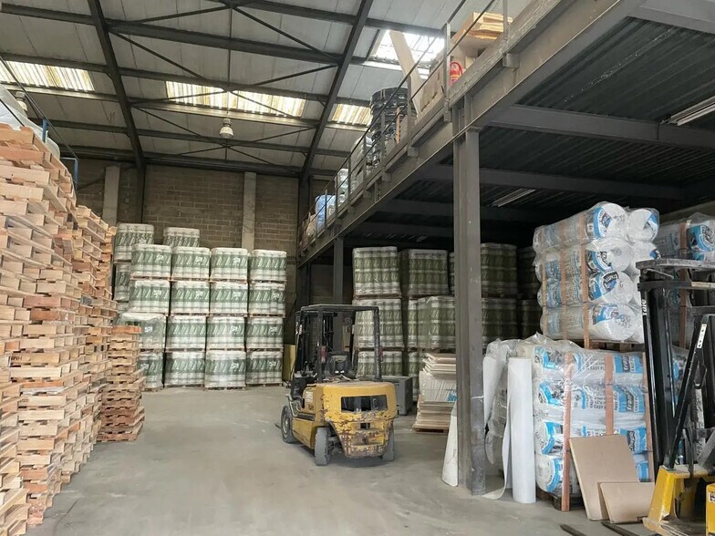 Local d'activités dans Carrières-sur-Seine à vendre - Photo intérieure – Image 3 sur 17