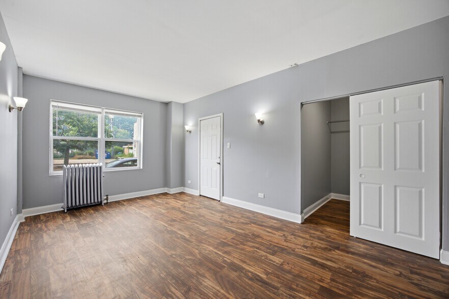 102 Memorial Dr, Calumet City, IL à vendre - Photo intérieure – Image 3 sur 8