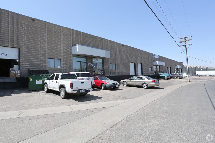 6100-6170 E 49th Ave, Commerce City, CO à louer - Photo de l’immeuble – Image 3 sur 5