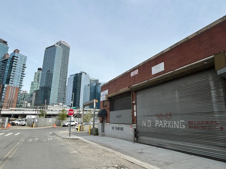 46-07-46-13 27th St, Long Island City, NY à vendre - Photo de l’immeuble – Image 2 sur 8