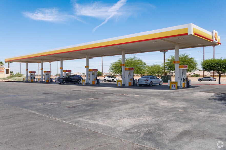 1098 Cole Rd, Calexico, CA à vendre - Photo de l’immeuble – Image 1 sur 25