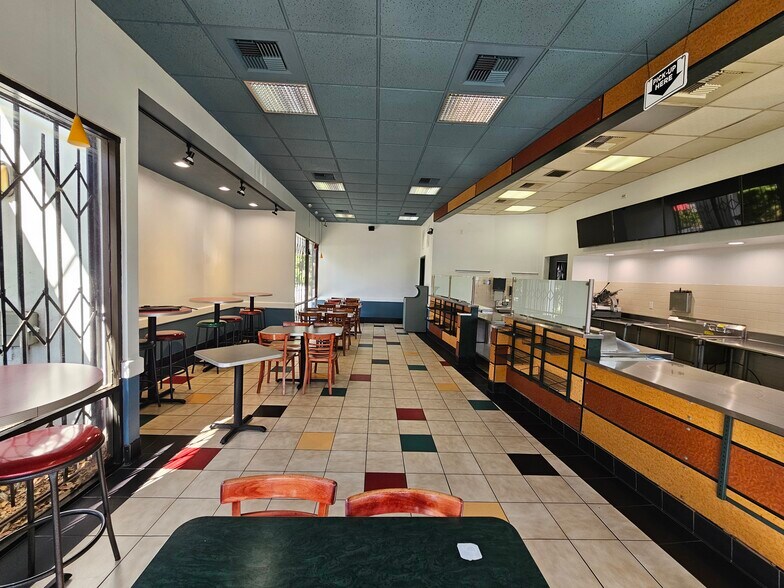 901 W Victoria St, Compton, CA à louer - Photo intérieure – Image 3 sur 20
