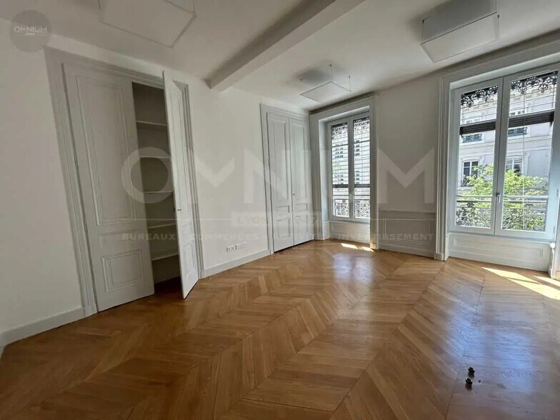 Bureau dans Lyon à louer - Photo de l’immeuble – Image 2 sur 9