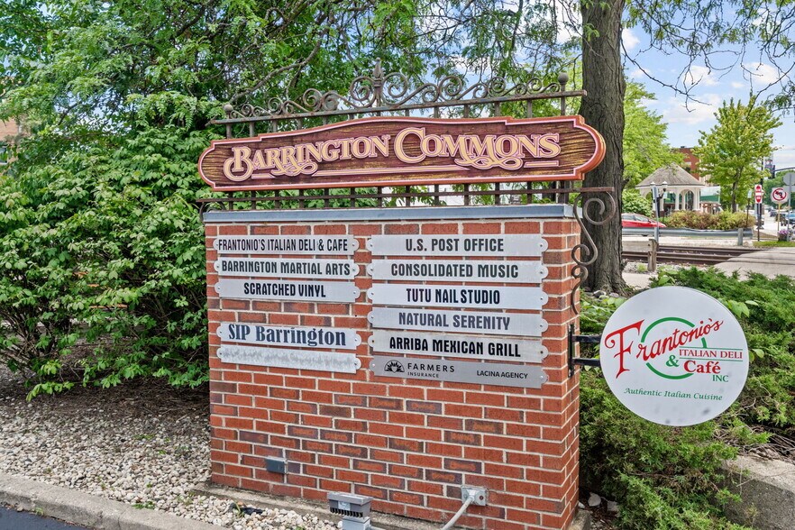 125 Barrington Commons Ct, Barrington, IL à vendre - Photo de l’immeuble – Image 2 sur 3