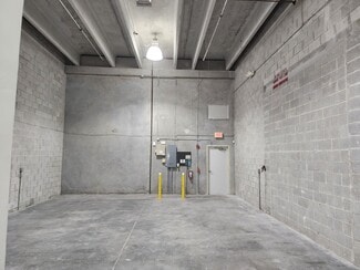 Plus de détails pour 2061 NW 112th Ave, Miami, FL - Local d'activités à louer