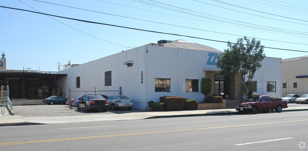 2906 Leonis Blvd, Los Angeles, CA à louer - Photo de l’immeuble – Image 2 sur 3