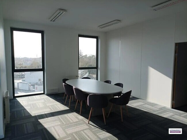 Plus de détails pour Bureau à vendre