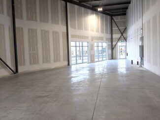 Plus de détails pour 76 Westwinds Cres NE, Calgary, AB - Local commercial à vendre