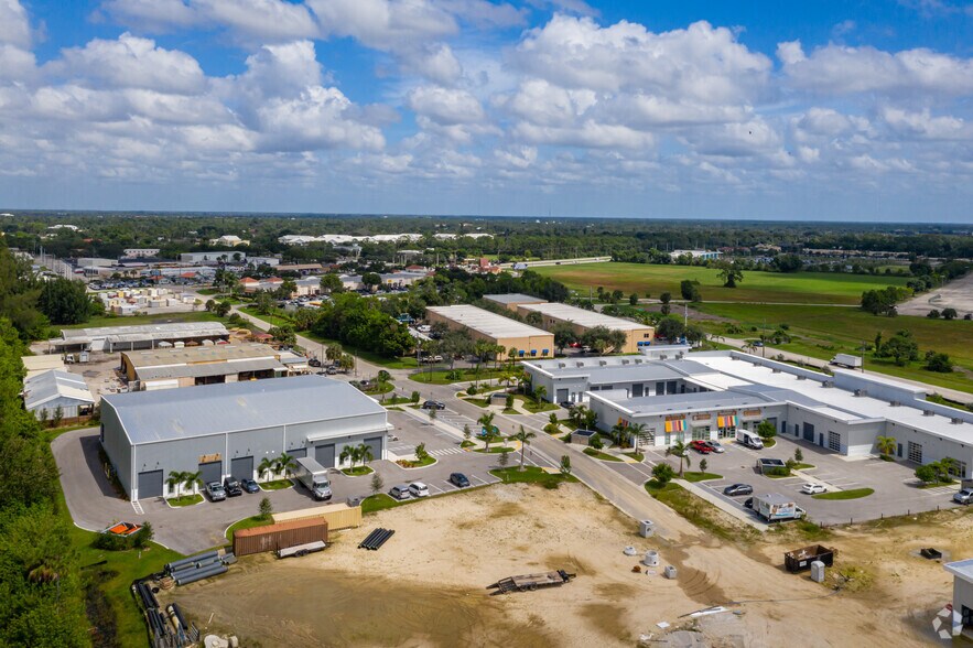 28282 Industrial Rd, Bonita Springs, FL à louer - Aérien – Image 3 sur 6