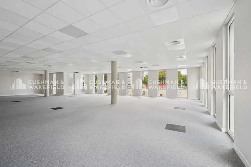 70 A Cours Tolstoï, Villeurbanne à louer - Photo de l’immeuble – Image 2 sur 19