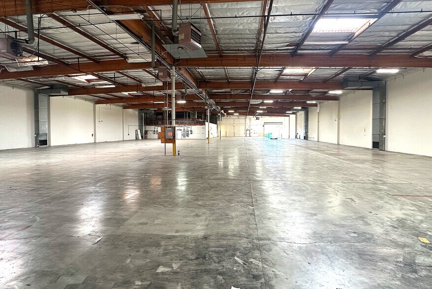 13700 S Van Ness Ave, Gardena, CA à louer - Photo de l’immeuble – Image 2 sur 6