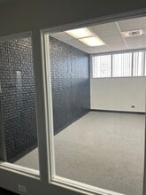 1263 S Highland Ave, Lombard, IL à louer Photo intérieure– Image 2 sur 4