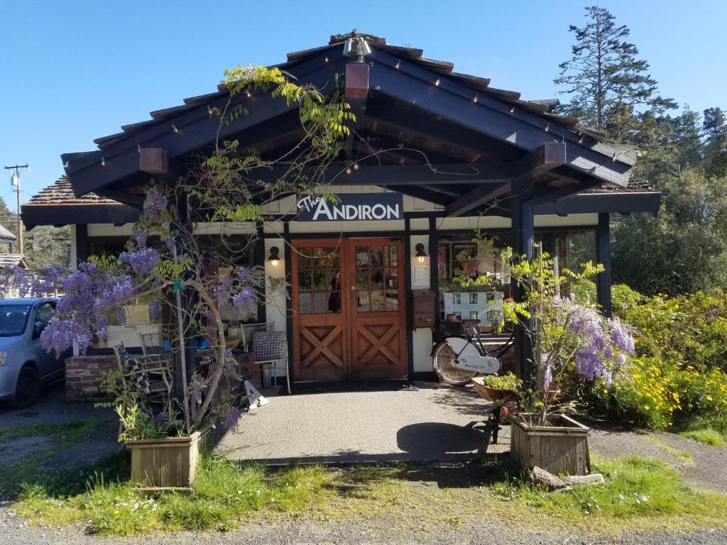 6051 N Highway 1, Little River, CA à vendre Photo de l’immeuble– Image 1 sur 6