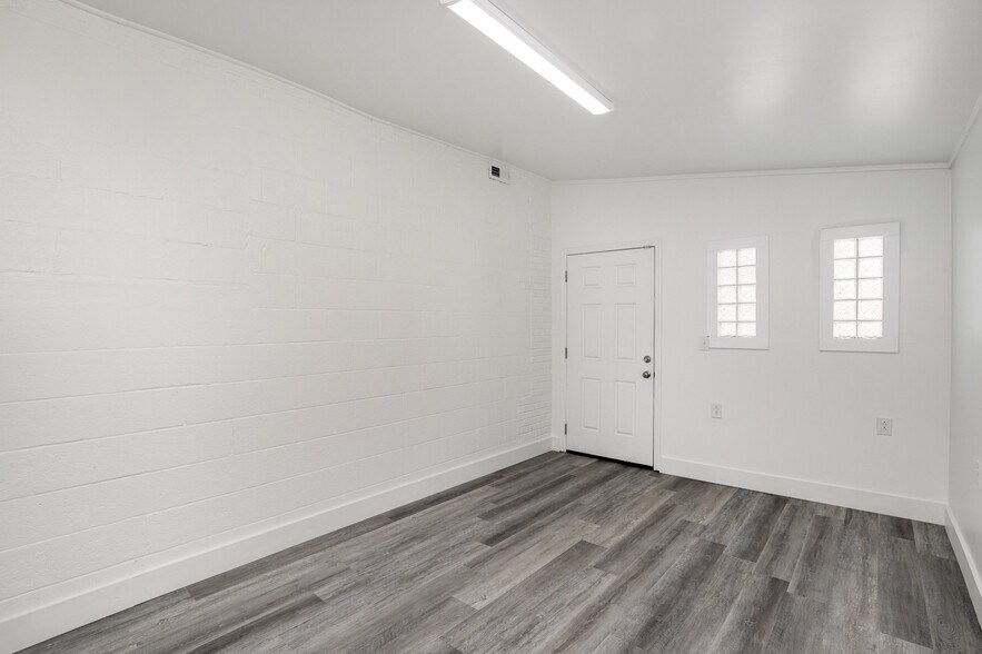 1911 E Ozark Ave, Gastonia, NC à vendre - Photo de l’immeuble – Image 3 sur 9