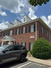 301 Post Office Dr, Indian Trail, NC à louer Photo de l’immeuble– Image 1 sur 7