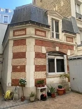 12 Rue Greuze, Paris à louer Photo de l’immeuble– Image 1 sur 5