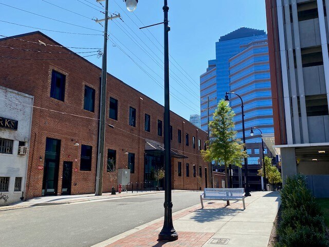 320 Roney St, Durham, NC à louer - Photo de l’immeuble – Image 3 sur 11