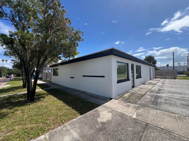 1713 N Albany Ave, Tampa, FL à louer - Photo de l’immeuble – Image 2 sur 11
