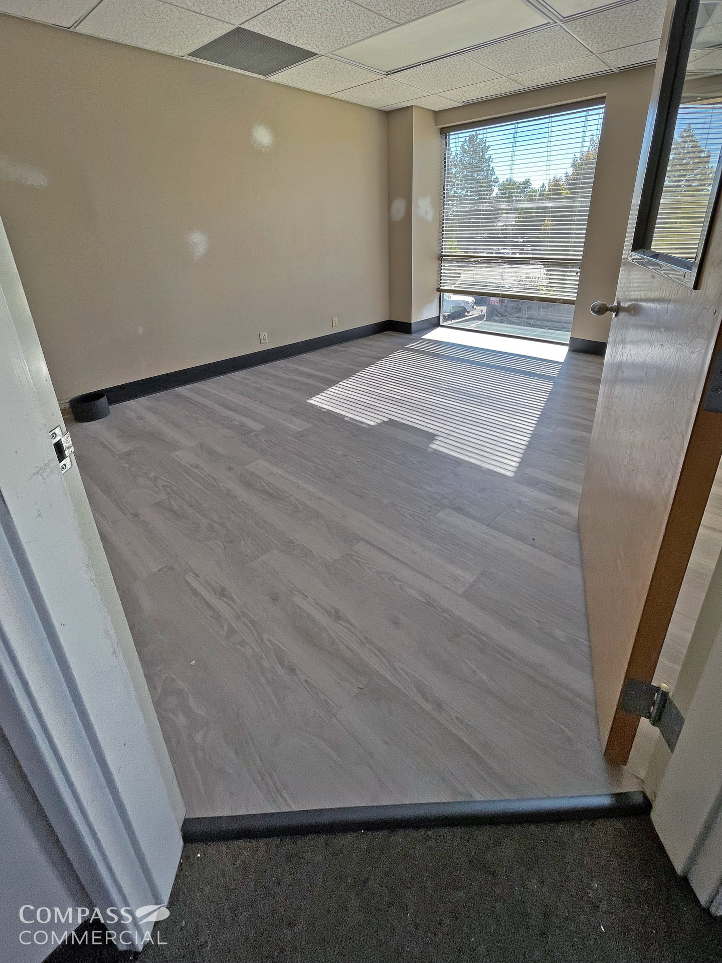 141 NW Greenwood Ave, Bend, OR à louer Photo de l’immeuble– Image 1 sur 4