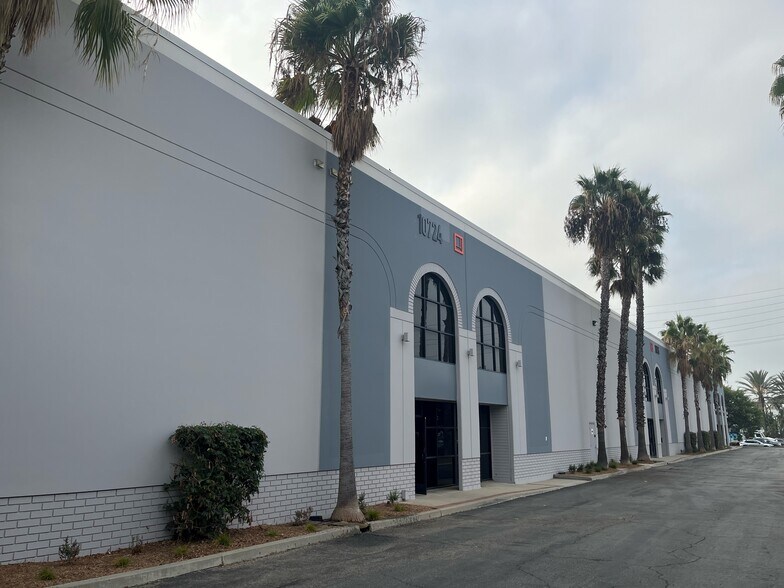 10712-10748 Bloomfield Ave, Santa Fe Springs, CA à louer - Photo de l’immeuble – Image 3 sur 5