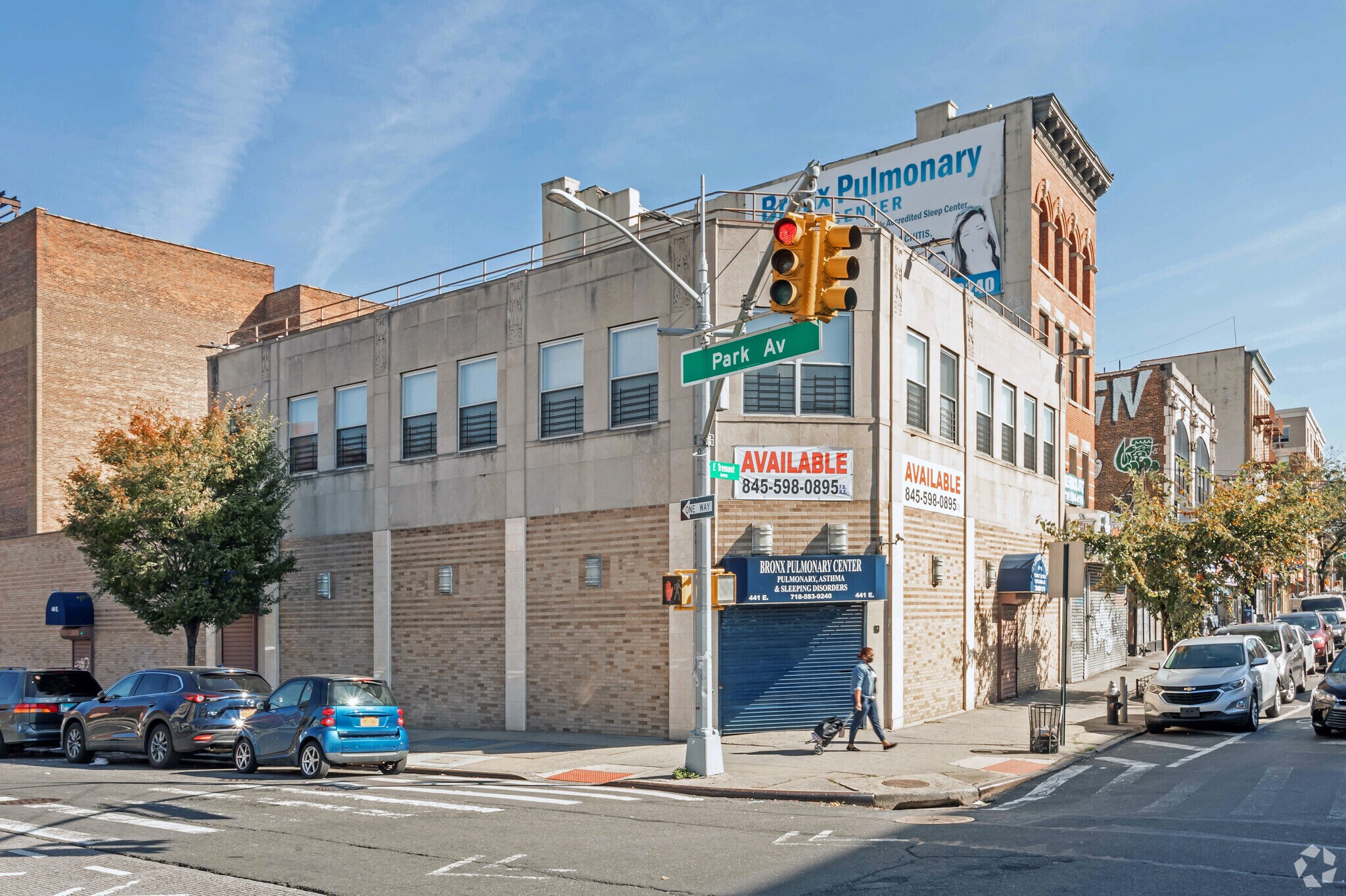 441 E Tremont Ave, Bronx, NY à louer Photo principale– Image 1 sur 4