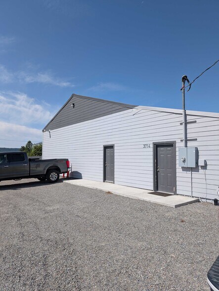 3714 W Industrial Loop, Coeur d'Alene, ID à louer - Photo de l’immeuble – Image 1 sur 7